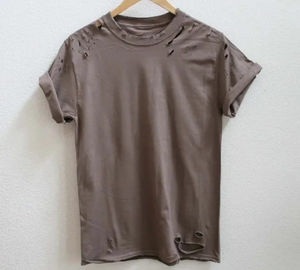 T-shirts d'été déchirés style streetwear, col rond, manches courtes, 100% coton, légers, service OEM, en vente - Product Image 1