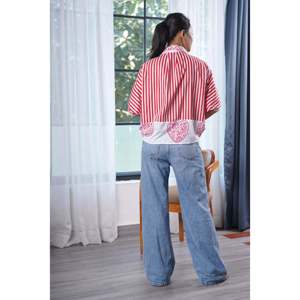 Blusa Elegante de Corte Cuadrado con Diseño de Medio Corazón para Mujer - Product Image 4