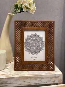 Marco de fotos artesanal Jaali de Jaipur, marco dorado para exhibición en mesa, decoración para el hogar, regalo para bodas. - Product Image 1