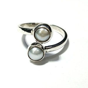 Anillo de Perlas Naturales de Agua Dulce, Anillo de Plata de Ley 925, Diseño Minimalista, Hecho a Mano, Regalo de Compromiso Unisex - Product Image 1