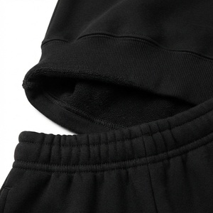 Shorts en molleton de coton noir pour femmes, taille élastique, coupe ample, style décontracté, couleur unie, respirant, tricoté, pour le jogging - Product Image 2