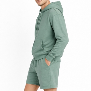 Ensemble sweat à capuche zippé et short pour homme – Tenue décontractée de sport deux pièces – Tissu respirant et confortable – Ensemble moderne de qualité supérieure pour homme - Product Image 3