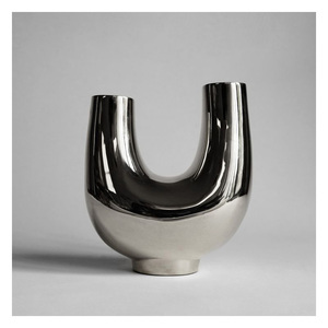 Florero de Aluminio de Diseño con Base Elevada para Centro de Mesa Premium y Decoración Floral - Product Image 5