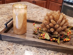 Bandeja de madera con asas metálicas estilo rústico, portátil, para catering y decoración del hogar, bandeja multiusos de calidad comercial y ecológica. - Product Image 3