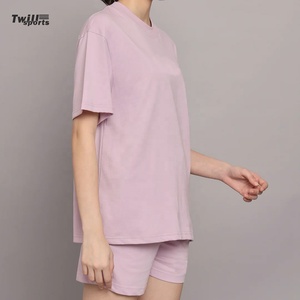 ชุดเซ็ตสองชิ้นสำหรับผู้หญิง ปรับแต่งได้สำหรับฤดูร้อน กางเกงขาสั้นทรง Biker และเสื้อตัวยาว ผ้าฝ้ายฟลีซ 100% เป็นมิตรกับสิ่งแวดล้อม แห้งเร็ว - Product Image 5