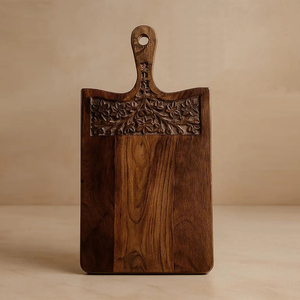 Tabla de cortar de madera de nogal con elegante relieve floral intrincado tallado y mango superior, robusta para cocina, ideal para cortar verduras. - Product Image 1