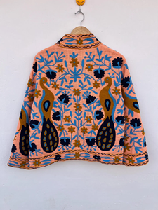 Veste courte coupe-vent en coton matelassé Suzani TNT |   Vêtements d'extérieur brodés style festival pour l'hiver/le printemps/l'automne |   Réversible - Product Image 4