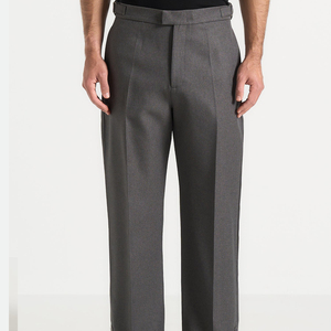 Pantalon formel gris pour homme, coupe droite, en mélange de laine mi-lourde, infroissable, devant plat avec poches, idéal pour l'automne - Product Image 1