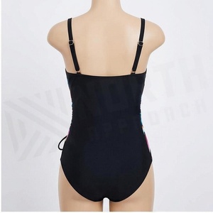 Ensemble de yoga 2 pièces imprimé papillon bleu avec finition dorée, body à col en V profond et jupe portefeuille longueur genou - Product Image 2