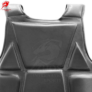 Protection de poitrine en cuir de qualité professionnelle, confortable, avec une construction de haute qualité et une durabilité durable - Product Image 5