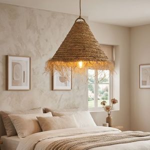 Abat-jour suspendu en jonc de mer fait main du Vietnam pour la décoration intérieure et les cafés par King Craft Viet - Product Image 1