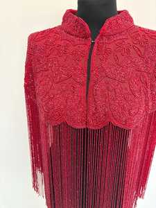 Cape rouge en polyester pour femme avec broderie florale et perles, idéale pour les mariages et les fêtes - COTTON COUTURE du Uttar Pradesh - Product Image 4