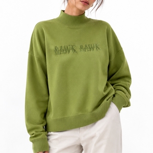 Sweat-shirt à col roulé pour femme personnalisé, en coton molletonné de qualité supérieure, coupe ample, coton doux et chaud, vêtement décontracté pour tous les jours - Product Image 1