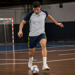 Conjunto Deportivo de Futsal Personalizado para Hombre de Alta Calidad OEM, Camiseta y Pantalones Cortos Gris Hielo y Amarillo - Product Image 2