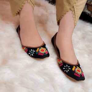 Khussa Punjabi Tradicional Personalizada, Plana, Lisa, con Diseño Elegante para Chicas, Nuevas Llegadas, Especial para Eid, Khussas Elegantes para Damas - Product Image 4