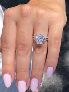 Juego de Anillos de Compromiso y Boda de Diamantes Cultivados en Laboratorio con Corte Radiante, Plata 925 y Oro 14K, 3ct, Tres Piedras, Venta al Por Mayor - Product Image 3