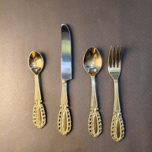 Ensemble de couverts classique de l'Empire romain, orné, plaqué or, en acier inoxydable durable, poli miroir, pour les résidences de luxe - Product Image 2