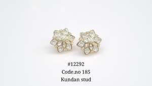 Pendientes de tuerca Kundan de moissanita 12292, pendientes florales de latón chapados en oro para mujer, para bodas y fiestas. - Product Image 3