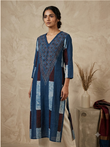 Women <b>Blue</b> S Silk Hand Embroidered Kurti V Neck Three Quarter Sleeve Straight Fit Ethnic <b>Tunic</b> Elegant Traditional Casual Wear - Product Image 6
