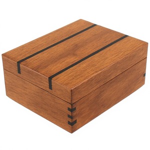 Étui à cigares en bois massif artisanal de qualité supérieure, conçu pour un rangement sécurisé et un transport élégant de la collection de cigares fins de qualité supérieure. - Product Image 1