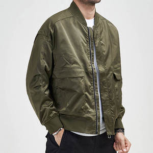 Veste bomber verte surdimensionnée pour homme, style streetwear, multi-poches, coupe-vent, veste de pilote MA-1, vente en gros personnalisée - Product Image 3