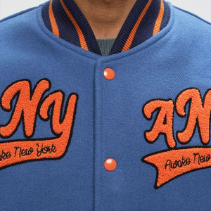 Chaqueta de Béisbol Varsity de Invierno, a la Moda, con Logotipo Personalizado Impreso, de Tela de Lana, Corte Ajustado, Secado Rápido, Transpirable, Ecológica y Resistente al Viento - Product Image 3