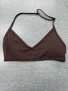 Ensemble de yoga 2 pièces pour femme, short taille haute, soutien-gorge de sport sans couture, col en V profond, dos croisé, couleur unie, vêtements de sport rose corail violet - Product Image 6