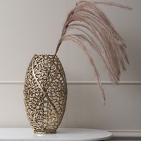Vase à fleurs élégant en laiton, pièce décorative de luxe faite à la main pour l'intérieur contemporain, les mariages et les occasions spéciales