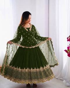 Costume Anarkali traditionnel pour femmes, vert, avec broderies dorées, dupatta, coupe ample, longueur au sol, style indien pakistanais - Product Image 3