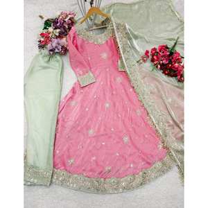 Elegante Vestido de Noche Bordado para Fiesta con Dupatta, Hermoso Trabajo de Lentejuelas - Product Image 5