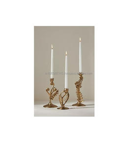 Bougeoir en laiton artisanal intemporel avec motifs patrimoniaux pour rehausser le design de la pièce sacrée ou l'ambiance de la maison antique - Product Image 5