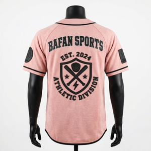 Camiseta 100% algodón para hombre, corte holgado, estampada, estilo béisbol, tela poliéster entrelazada, ribete rosa y negro, logotipo bordado. - Product Image 4