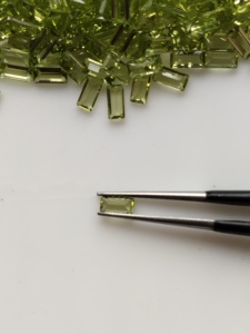Peridoto Verde Natural de 5.25MM, Corte Baguette, Piedra Suelta de la Mejor Calidad para Joyería - Product Image 2