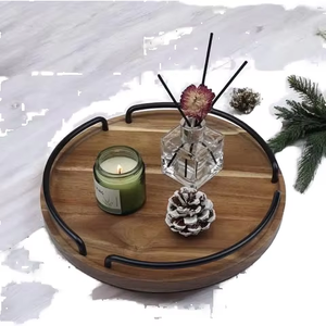 Plateau de service pour le petit-déjeuner en bois d'acacia avec poignées en métal, multi-usages, design ottoman, respectueux de l'environnement, par blossom craft india - Product Image 1