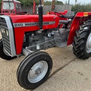 รถแทรกเตอร์ล้อยางสำหรับการเกษตร ยี่ห้อ Massey Ferguson รุ่น 2x4 MF 240 กำลัง 50 แรงม้า น้ำหนัก 2600 กิโลกรัม ใช้งานมาแล้ว 0-2000 ชั่วโมง - Product Image 5
