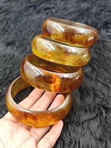 Brazalete de Resina Hecho a Mano para Mujer, Joyería de Moda, Estilo Casual, Diseño Único para Propietarios de Boutiques y Tiendas - Product Image 4