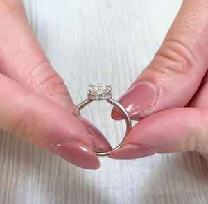 Anillo de Moissanita con Corte Redondo y Halo Oculto para Mujer, Plata 925 Original, Joyería Nupcial, Regalo para Enamorados - Product Image 4