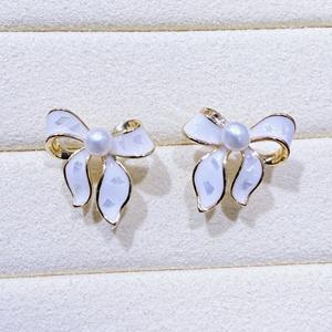 Pendientes de Perlas de Concha Esmaltada Versátiles de Estilo Nuevo Inspirado en Ins de Zhuji Danshui 2025, Venta al por Mayor - Product Image 3