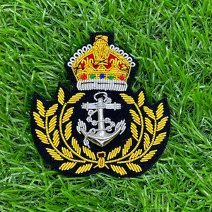 Patch de blazer tendance, brodé main, avec motif crête, badge en fil d'or, couronne, branche et ancre argentée - Product Image 3