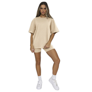 Conjunto de 2 Piezas para Mujer, Shorts y Camiseta Oversize Beige, Estilo Casual de Verano, 100% Algodón Tejido, Corte Regular - Product Image 3