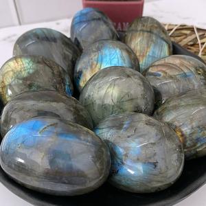 Pierre de palmier en labradorite naturelle, figurine polie à la main, cristal de guérison, méditation, Reiki, chakra, énergie, guérison spirituelle - Product Image 6