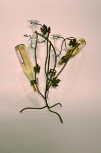 ชั้นวางไวน์โลหะสีเขียวสไตล์ชนบท พร้อมที่แขวนแก้ว ดีไซน์แบบสวนองุ่นฝรั่งเศส สำหรับตกแต่งขวดไวน์ - Product Image 3