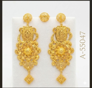 Boucles d'oreilles clous de luxe plaquées or 24 carats en forme de cœur corail vintage pour femme, bijoux de fête en alliage certifiés par un tiers A-55045 - Product Image 3