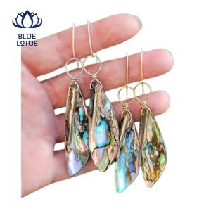 Boucles d'oreilles coquillages tendance, légères et surdimensionnées en osier pour femme – Design chic et durable pour les fêtes à la plage - Product Image 1