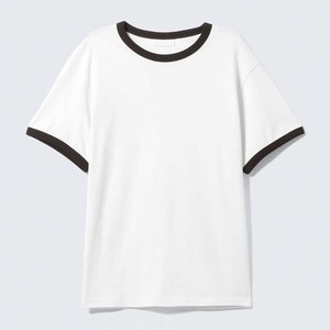 เสื้อยืดคอกลมแขนสั้นสีขาวสำหรับผู้ชาย แต่งขอบสีดำ ทรงปกติ ผ้าฝ้ายเจอร์ซีย์ สวมใส่สบาย - Product Image 4