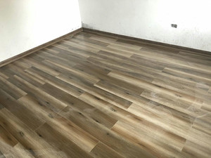 พื้น SPC แบบแข็ง VFLOOR รุ่นโมเดิร์น กันน้ำ ทนต่อรอยขีดข่วน ระบบคลิ๊กล็อค ติดตั้งง่าย ขนาดกลาง รับประกัน 5 ปี - Product Image 2