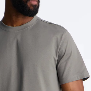 Camiseta de Manga Corta para Hombre, Estilo Urbano Minimalista, Color Gris Humo, con Logotipo Personalizado en el Pecho, Premium, Casual, Corte Relajado, para Uso Diario - Product Image 6