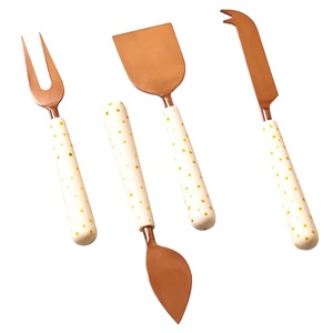 Ensemble de serveur et de trancheur de gâteau de mariage, poli à la main, en résine blanche laiteuse, poignée transparente, ensemble de serveur de gâteau de mariage - Product Image 2