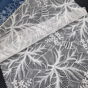 Tissu en dentelle extensible léger à motif floral, nylon et élasthanne, maille chaîne 147 cm, couleur et motifs personnalisés pour lingerie de mariage - Product Image 2