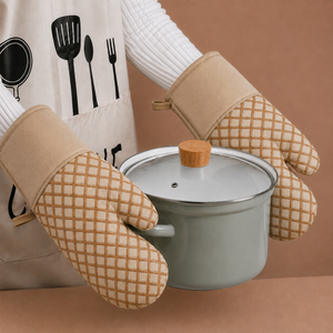 Latest Collection Oven Mitten's With Custom Design Fashionable Soft Cotton Oven Glove for Kitchen at cheapest price. - Product Image 1
